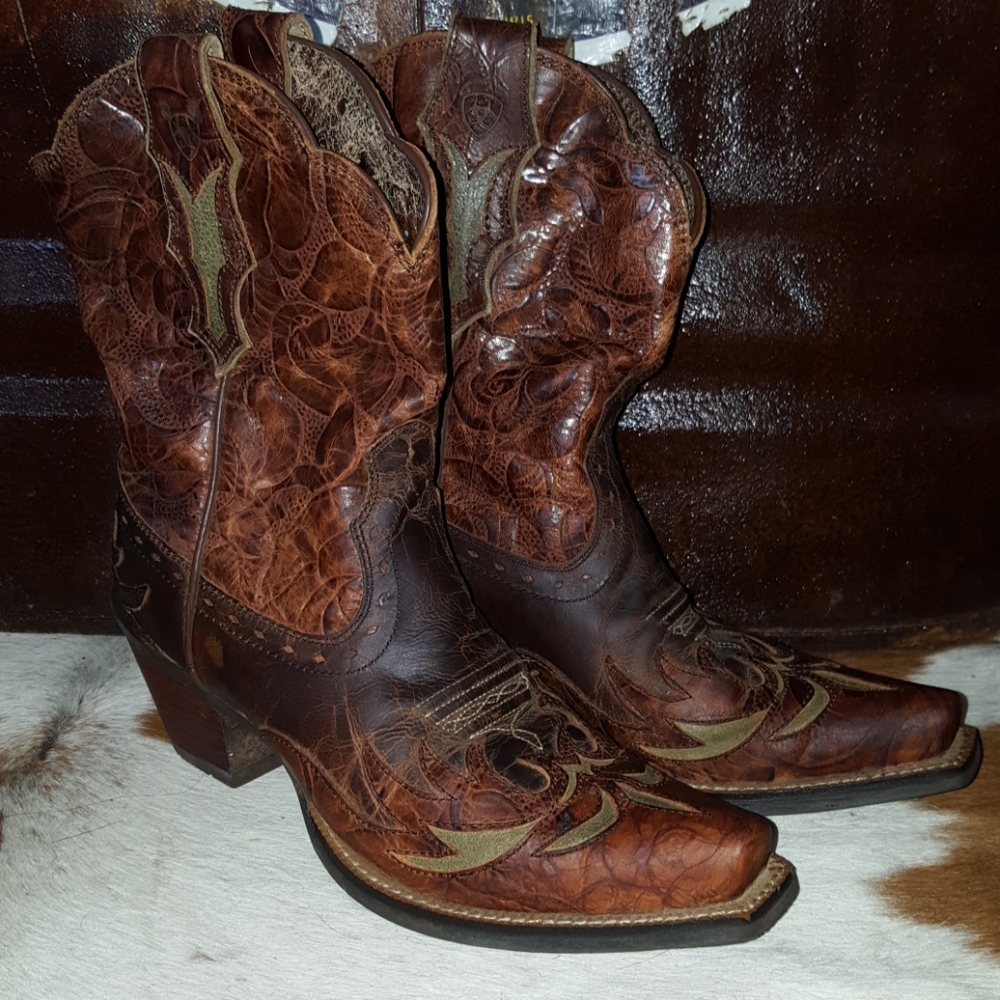 Ariat Delilah Wingtip Ankle Height Snip Toe